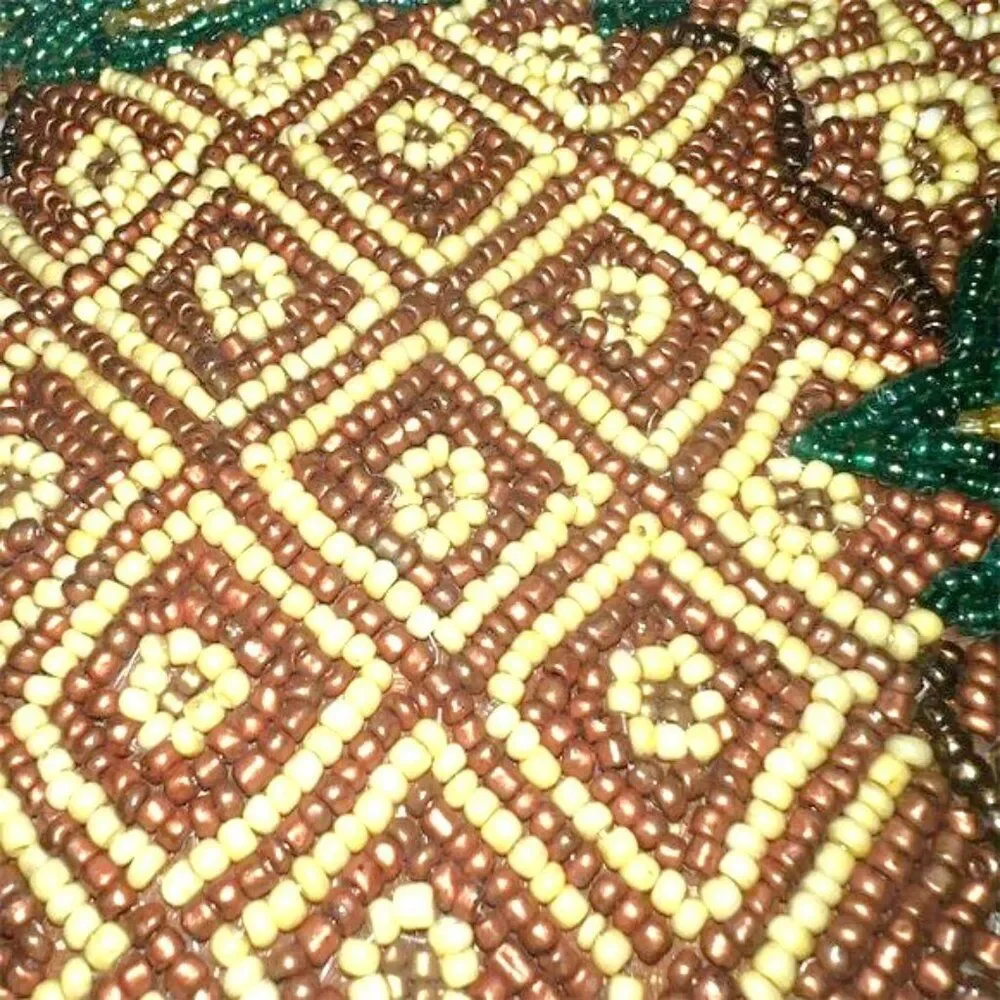 Pier 1 Beaded Pineapple Table Runner